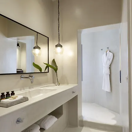 White & Co. La Torre فيلة Pýrgos