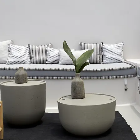 فيلة White & Co. La Torre *