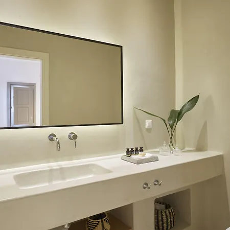 White & Co. La Torre Villa Pýrgos