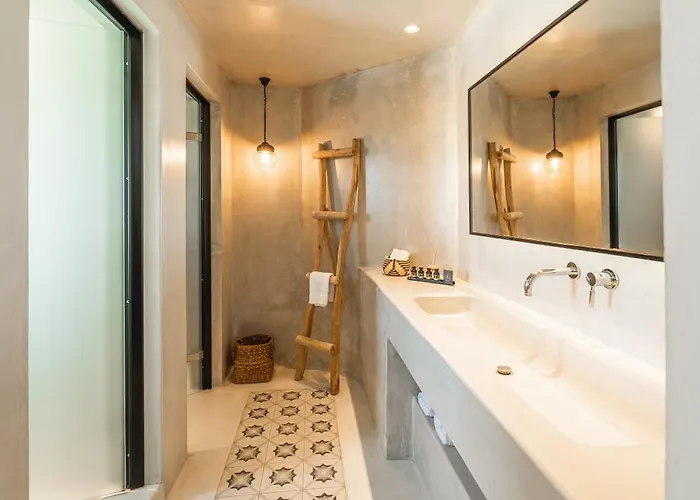 White & Co. La Torre Villa Pyrgos Kallistis